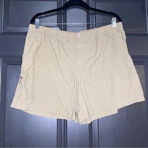 Columbia Army Green Nylon Outdoor Shorts Size XL
